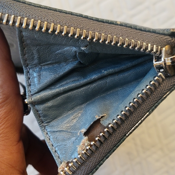 Chloe Blue and Gold Emblem Long Wallet - Picture 11 of 14